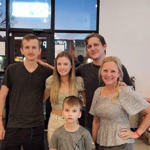 Meet your Posher, Lori